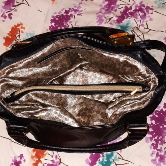 Large Black Purse w Gold Hardware & Strap - Picture 6 of 8